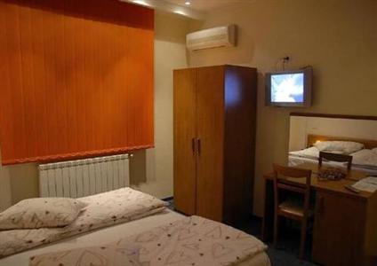 Conditii Alma Hotel București Room Service, Airport shuttle, Massage / Beauty Centre, Dry Cleaning, Air Conditioned, Non-Smoking Rooms, Banquet Facilities, Massage, Internet Connection (wireless), Games Available, Luggage Storage, Designated Smoking […]