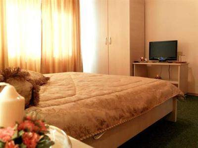 Conditii Hotel Dorina Residence Parking, Airport shuttle, Dry Cleaning, Non-Smoking Rooms, Banquet Facilities, Currency Exchange, Photocopier, Facsimile, Internet Connection (wireless), Packed Lunches, Luggage Storage, Designated Smoking Area Adresa Hotel Dorina […]